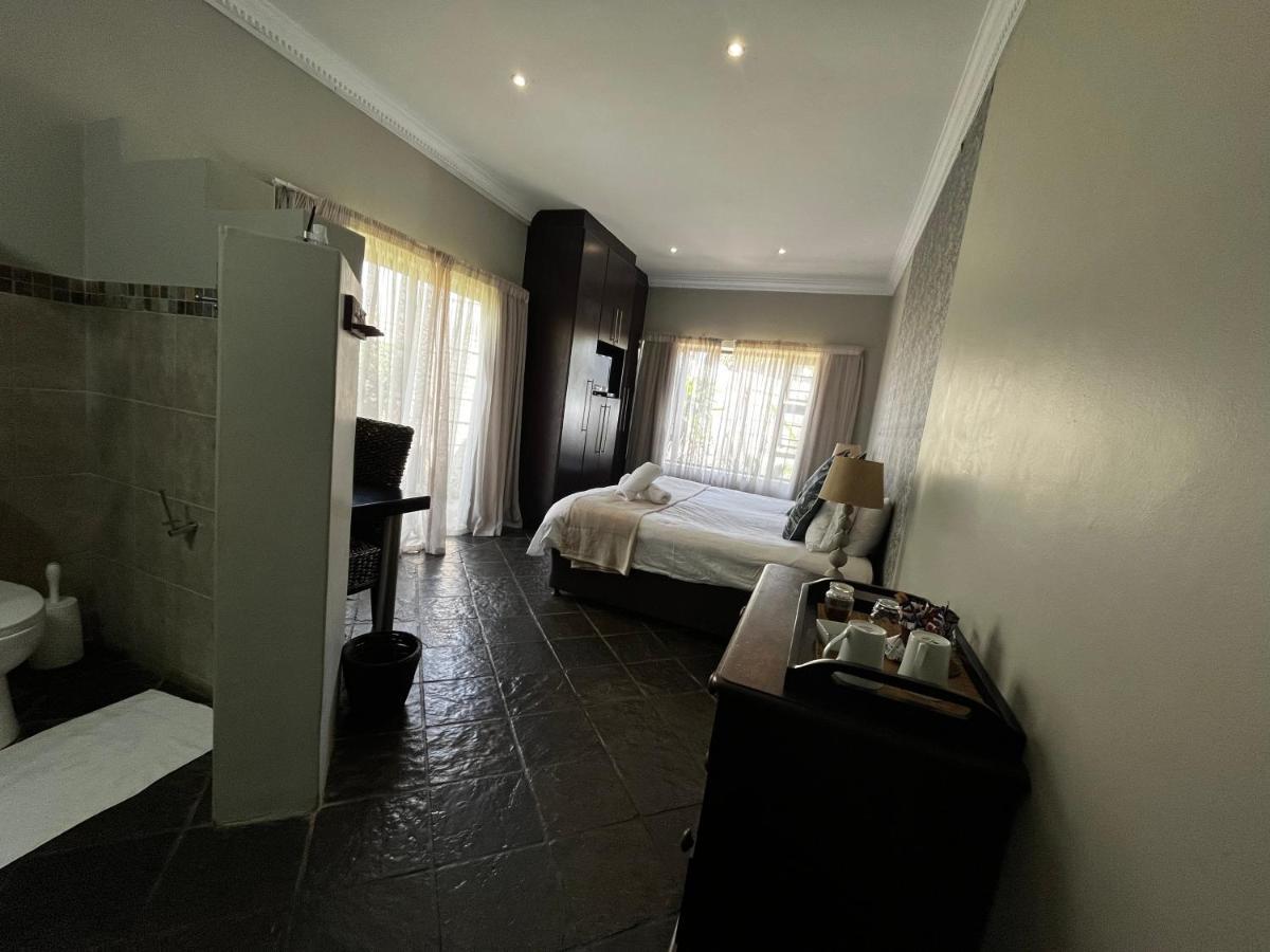 House Haven Guesthouse Port Elizabeth Buitenkant foto