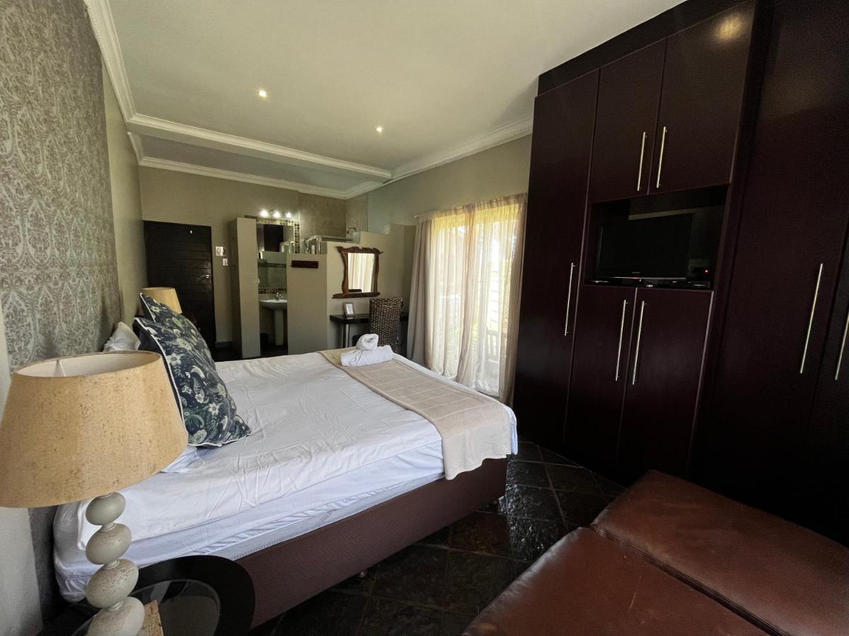 House Haven Guesthouse Port Elizabeth Buitenkant foto